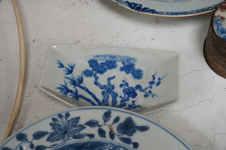 A group of Chinese blue and white porcelain and white metal, 18th century and later, 23cm